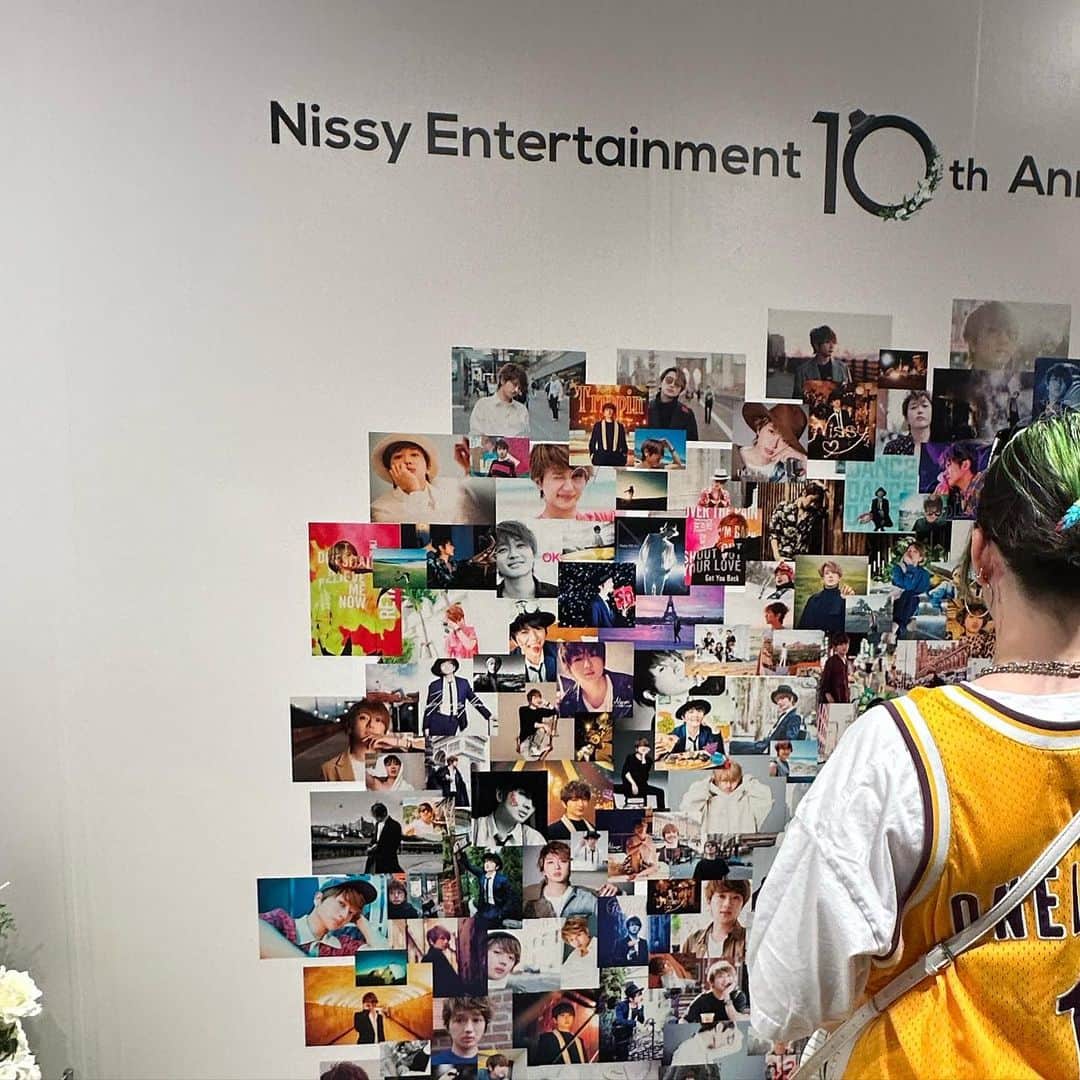 那須川梨々さんのインスタグラム写真 - (那須川梨々Instagram)「☺︎  ちょーぜつ幸せな日🥹🩷🩷🩷 Nissyの10th展示会行ってきた‼︎🌈🌈🌈  直筆のサインもあったし 10名限定のポスターも当たって最高だった☺️ 幸幸幸♥️♥️  #nissy #nissyグッズ #nissy10thanniversary #nissy好きな人と繋がりたい」7月29日 21時49分 - riri_0710