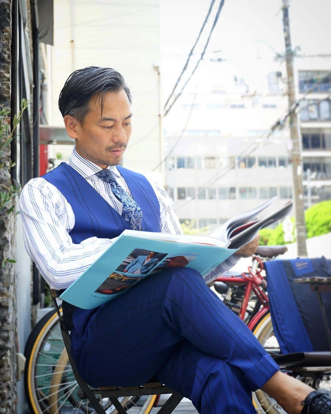 Luxumのインスタグラム：「Stripes Suit × Stripes Shirt  #stripes #suit #オーダースーツ #オーダータキシード #mensfashion」