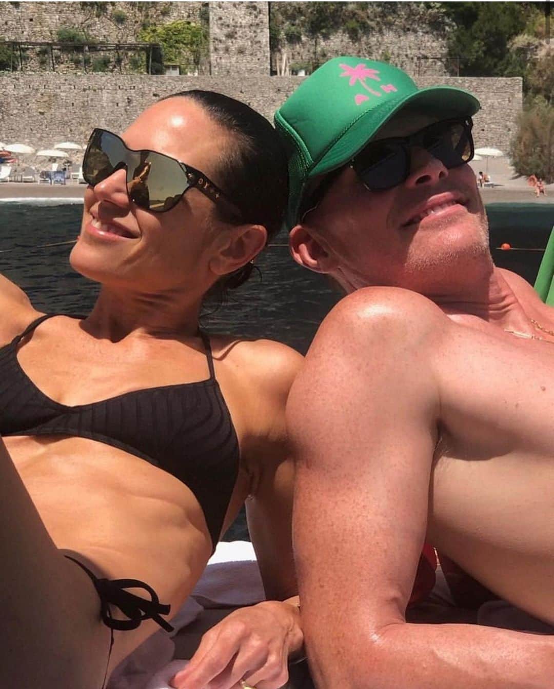 ポール・ベタニーのインスタグラム：「Beautiful days in Italy (photo credit @seanjconnelly )」