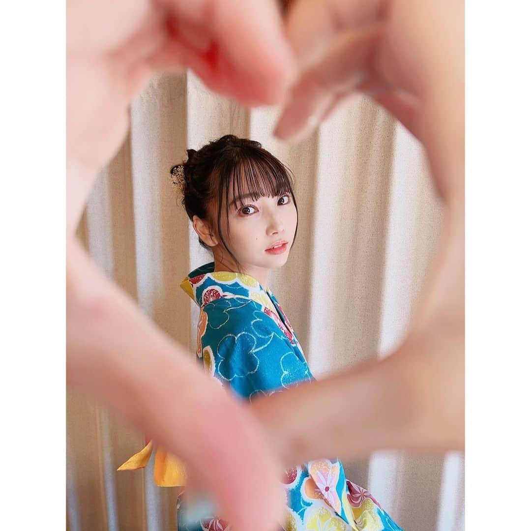 矢野妃菜喜のインスタグラム：「👘 『あぐりのお茶会』 ありがとうございました🫶 暑くなるくらいイベント楽しかった🥰  1枚目が完成型なのですが、このハートが生まれた経緯を遡れるようになってます。笑  全身写真はおまけー！！  #なでしコース #あぐりのお茶会 #浴衣女子 #人力ハートフレーム #これ流行る ？」