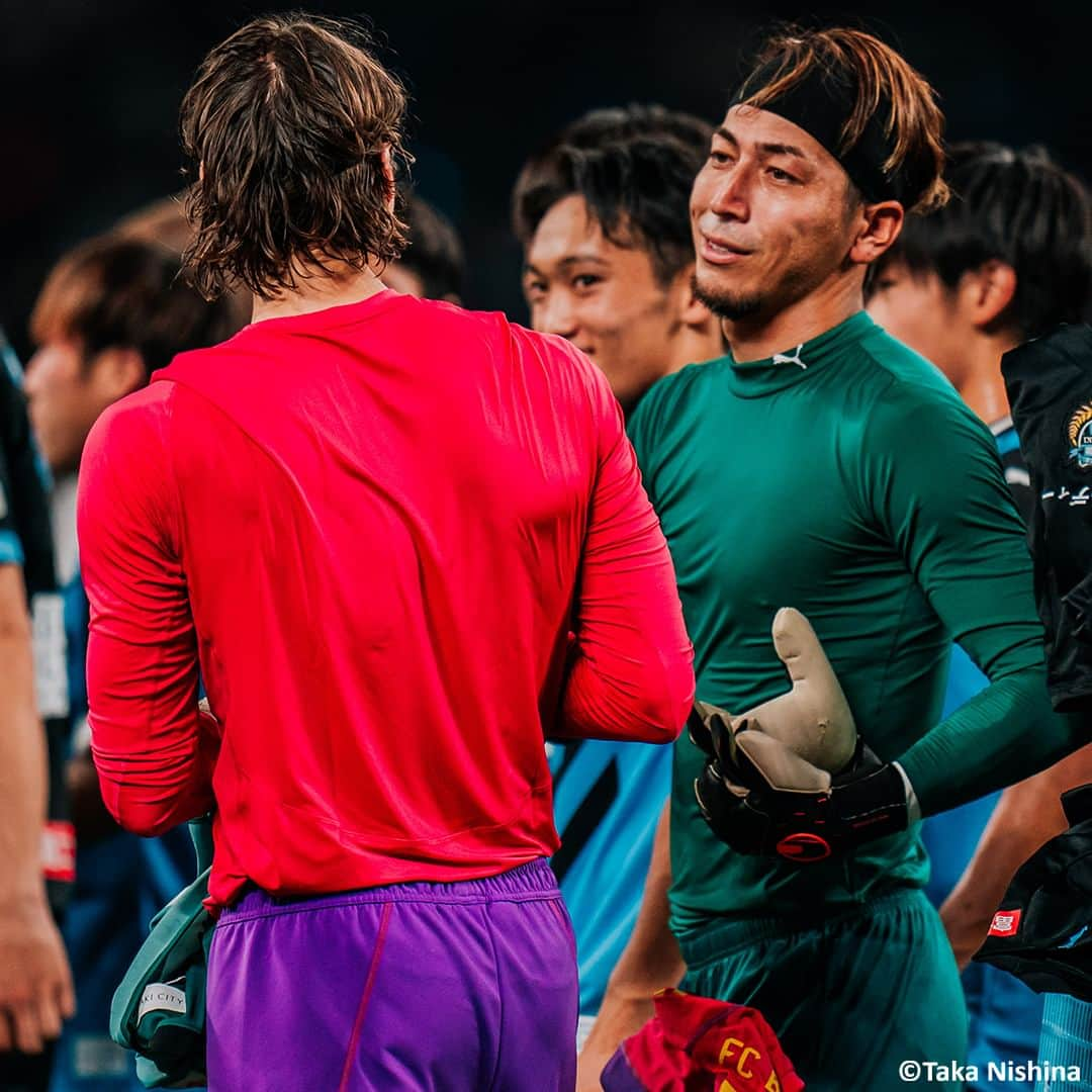 Goal Japanさんのインスタグラム写真 - (Goal JapanInstagram)「#ゾマー 🤝 #上福元直人  #川崎フロンターレ×#バイエルン の試合後、両チームのGKがユニフォーム交換。 (Photo: Taka Nishina - @r11shinataka)  #soccer #football #meijiyasudaseimeijleague #jleague #bundesliga #kawasakifrontale #frontale #bayern #bayernmunich #naotokamifukumoto #yannsommer #sommer #サッカー #フットボール #ブンデスリーガ #スカパーブンデスジャパンツアー #スカパーブンデスジャパンツアー2023 #⚽」7月29日 22時16分 - goaljapan