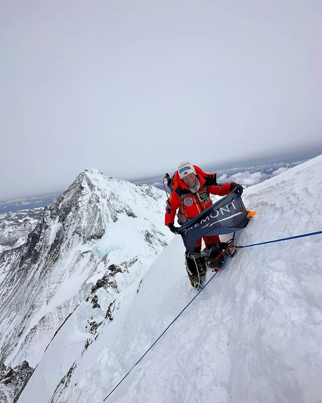 ブレモンさんのインスタグラム写真 - (ブレモンInstagram)「Celebrating every summit 💪  From summit to summit @kristin.harila and @mantralama pushed their limits. After a grueling 3 months, 20 hours and 45 minutes of climbing, they achieved the incredible feat of summiting all 14 x 8,000m Peaks in record time 🗻 Truly groundbreaking!  #bremontwatches #14peaks #kristinharila #recordbreaking #mountaineering #mountains #summit #worldrecord」7月29日 22時17分 - bremontwatches