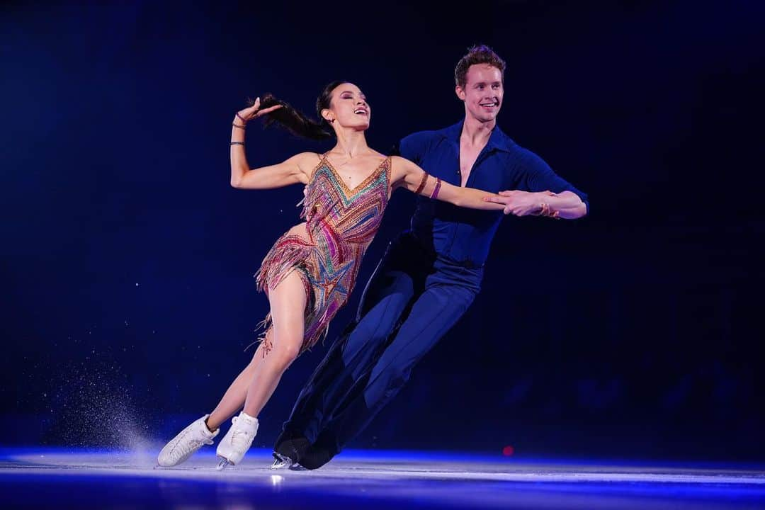 マディソン・チョックさんのインスタグラム写真 - (マディソン・チョックInstagram)「Dancing the night away at @fstheice disco 🪩   #theICE #figureskating #japan #skatingshow #chockbates」7月29日 22時22分 - chockolate02