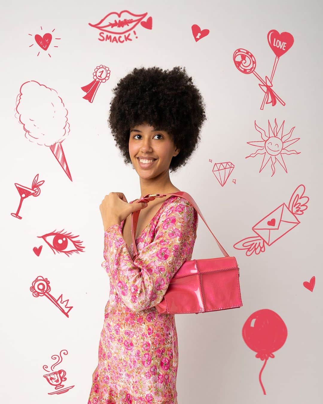 ジャマンピュエッシュのインスタグラム：「Baby doll pink limited edition in patent leather. #jaminpuech #barbiecore #pinkpower #bag #pink」