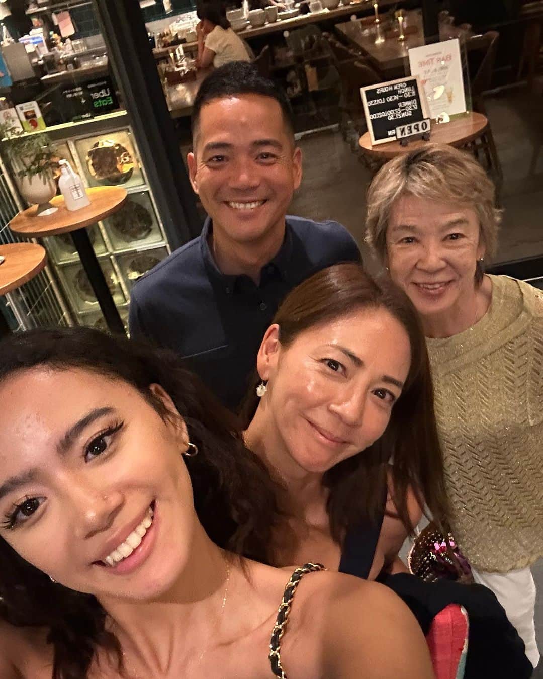 HARUKO（真木明子）のインスタグラム：「バリ島ぶり ファミリー👪  ツノが小さくなったと言っていた弟は ツノが成長していた。  このツノのおかげで 各地で弟さん見ました情報がw  @tyama007  @izumiworld_」