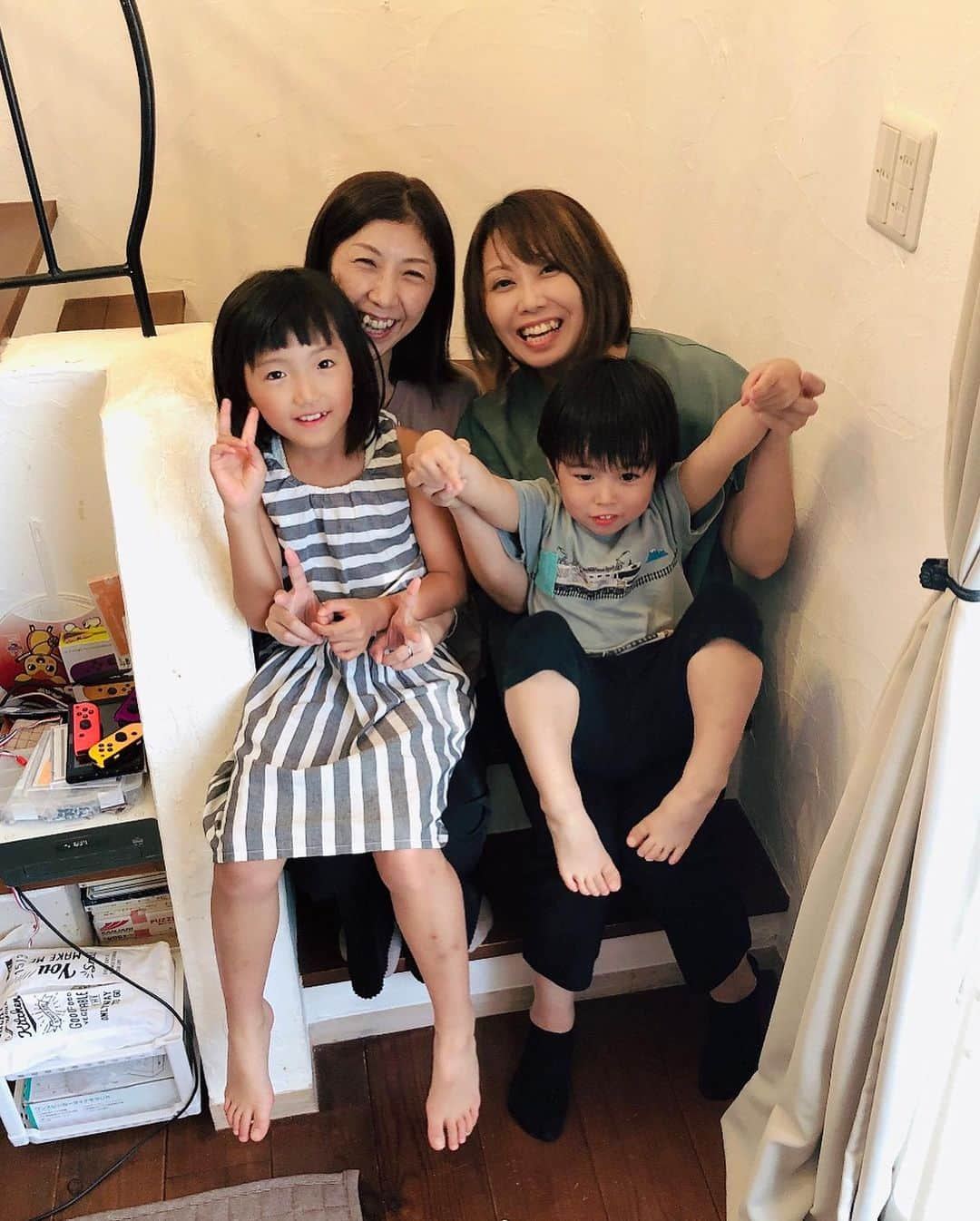 midoriyamaoのインスタグラム：「６泊7日の家族旅行👪❤️ 7月21〜22日❣️ 二本松市の美香のお家へ🏠 久しぶりの再会🫂💕 子供達も初顔合わせ👦👶 子供達で遊んでくれたので美香とゆっくり話せました👍 やっぱり地元の友達はいいね〜☺️  そこから仙台に向かい宿泊先に向かいました！ 夜は牛タンに日本酒🍶 サイコーでした👍 宿泊先で花火も頂き、息子と花火を楽しみました🎆  22日の朝に仙台に住んでる同じ職場だった上司のお家に顔を出してきました！ 退職してからだから5年ぶりの再会🫂💕元気そうで何よりでした😊  さて、仙台から地元、秋田に向かいますよ〜🚗💨💨  #家族旅行 #帰省 #6泊7日の旅 #二本松市 からの @仙台 からの #秋田県 へ #大事な人達に会いに行く旅 #ホテル瑞鳳 #素敵な宿でした」