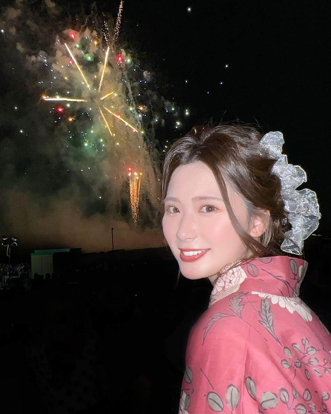 伊藤奈月さんのインスタグラム写真 - (伊藤奈月Instagram)「⁡ 夏だね🎐 ⁡ 今年は まず柴又の花火大会😌 柴又の花火は 多分 3回目？かな？🎇 ⁡ 下町っぽい 雰囲気が素敵🍵 ⁡ #花火大会  #夏祭り  #かき氷  #屋台 #浴衣  #浴衣ヘアアレンジ」7月29日 22時57分 - naachan__