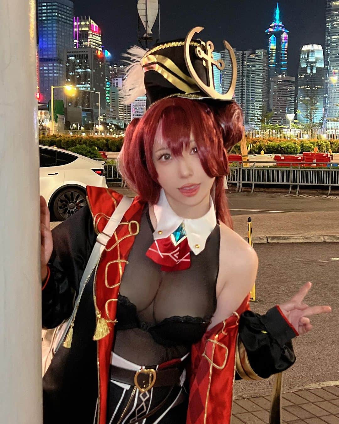 千尋のインスタグラム：「謝謝大家今天來玩❤️ 約兒套組跟巨人寫真書已經完售啦🥹💗 明天會待到晚上20:00！  規則有一些小變動🥺 詳細🔎  7/30（日） 🫶物販時間12:00-19:30   ❤️凡購買週邊、皆會發送拍照卷1張！請先至櫃檯購買週邊、13:00憑卷至拍攝隊伍排隊  🫶拍立得、合照、簽名時間 13:00-20:00  ⚠️拍立得為加購商品、購買攤位任一週邊即可加購❤️ ⚠️無購買週邊不開放合照🙏  #香港動漫節」