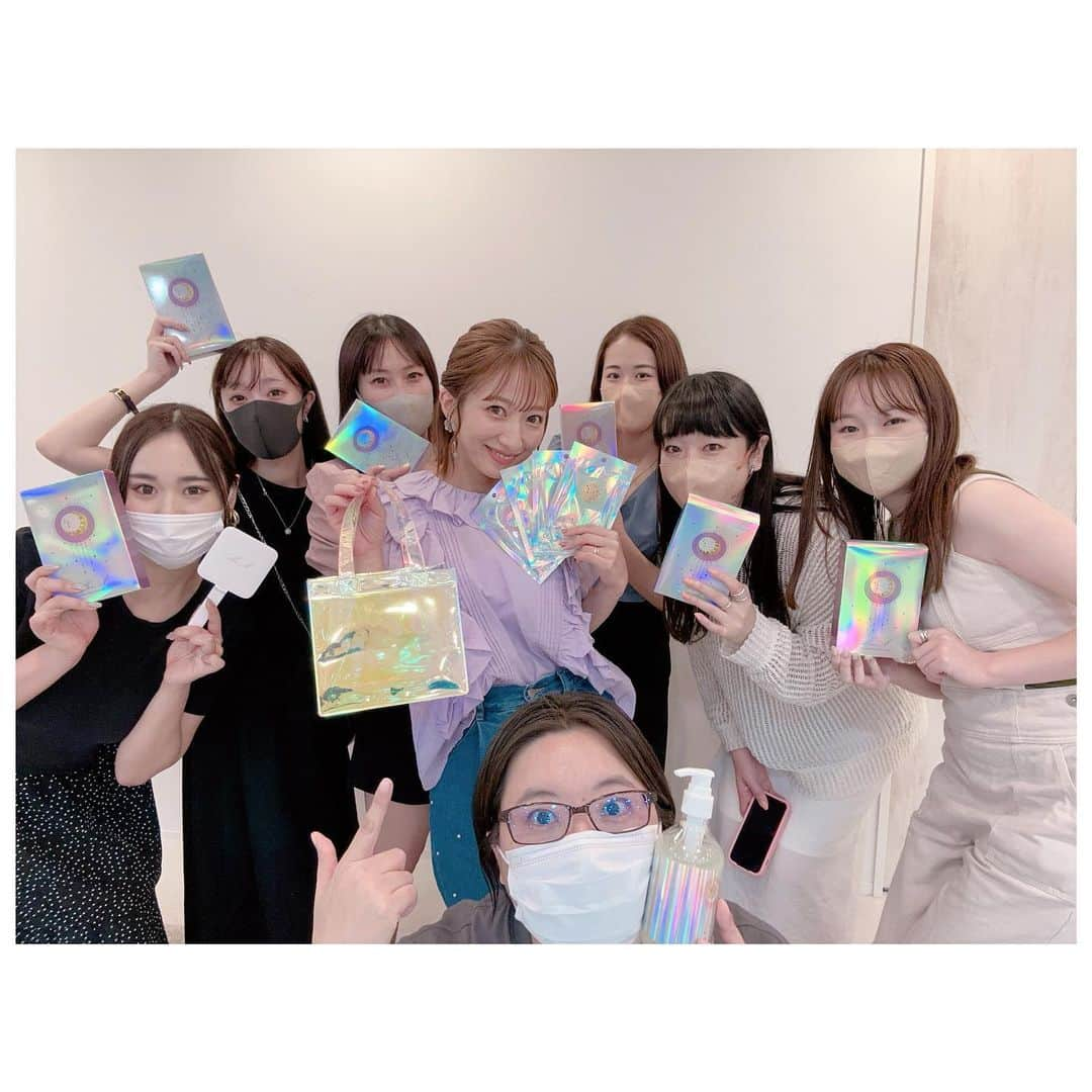 辻希美のインスタグラム：「illuNスタッフと☺️💕"  #イリュン女子 #💜💜💜」