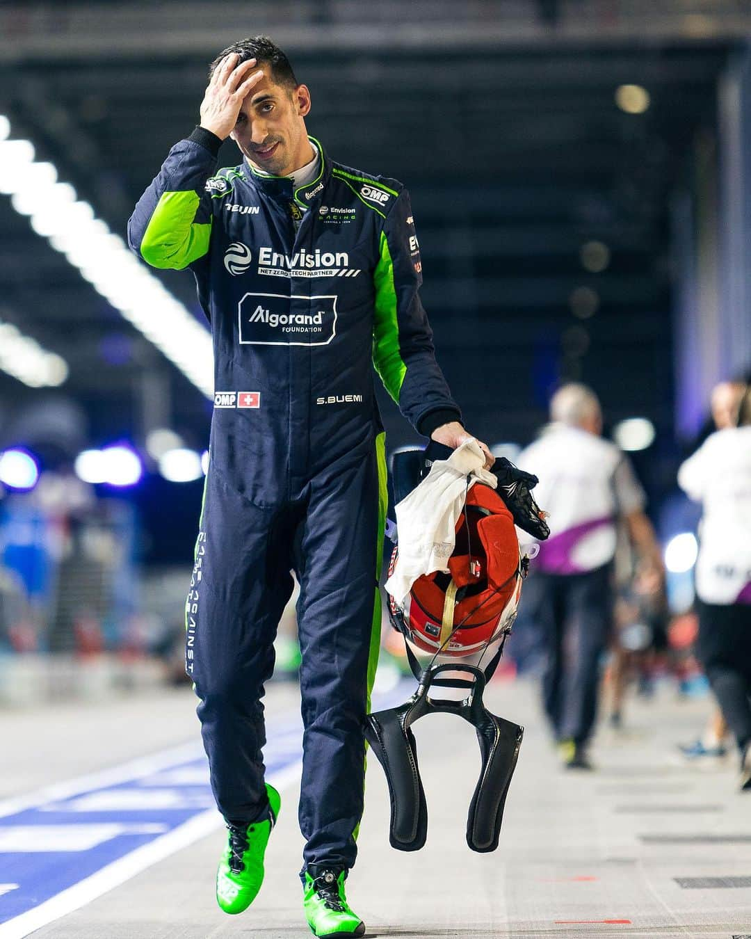 セバスチャン・ブエミさんのインスタグラム写真 - (セバスチャン・ブエミInstagram)「#LONDONEPRIX I’m going to start the 15th race of the season in P3. Race starts at 6pm CET! Let’s push 🚀 . . . #Fia #fiaformulae #envision #envisionracing #racing #motorsport #RedBull #RichardMille #alpian  #MoodCollection #Maxon #gowago #ABB #FormulaE #racingdriver #racingdriver #cliniquenescens」7月30日 0時01分 - sebastien_buemi