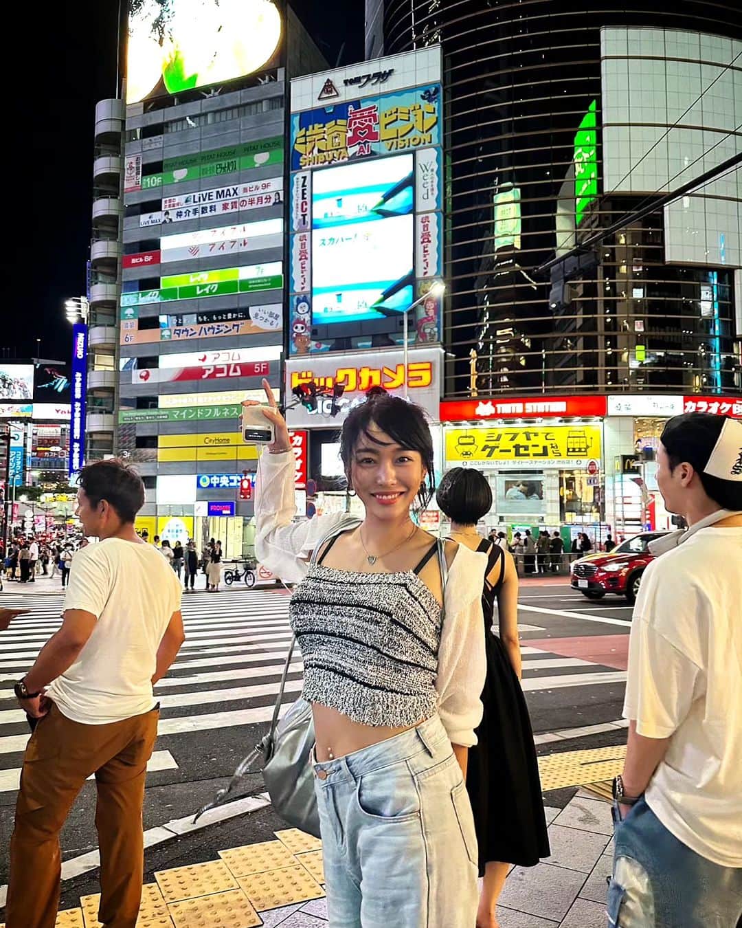 エナ のインスタグラム：「시부.. 야~~~~🦖 #까망갱 #도쿄 #Tokyo #시부야 #shibuya #maisen」