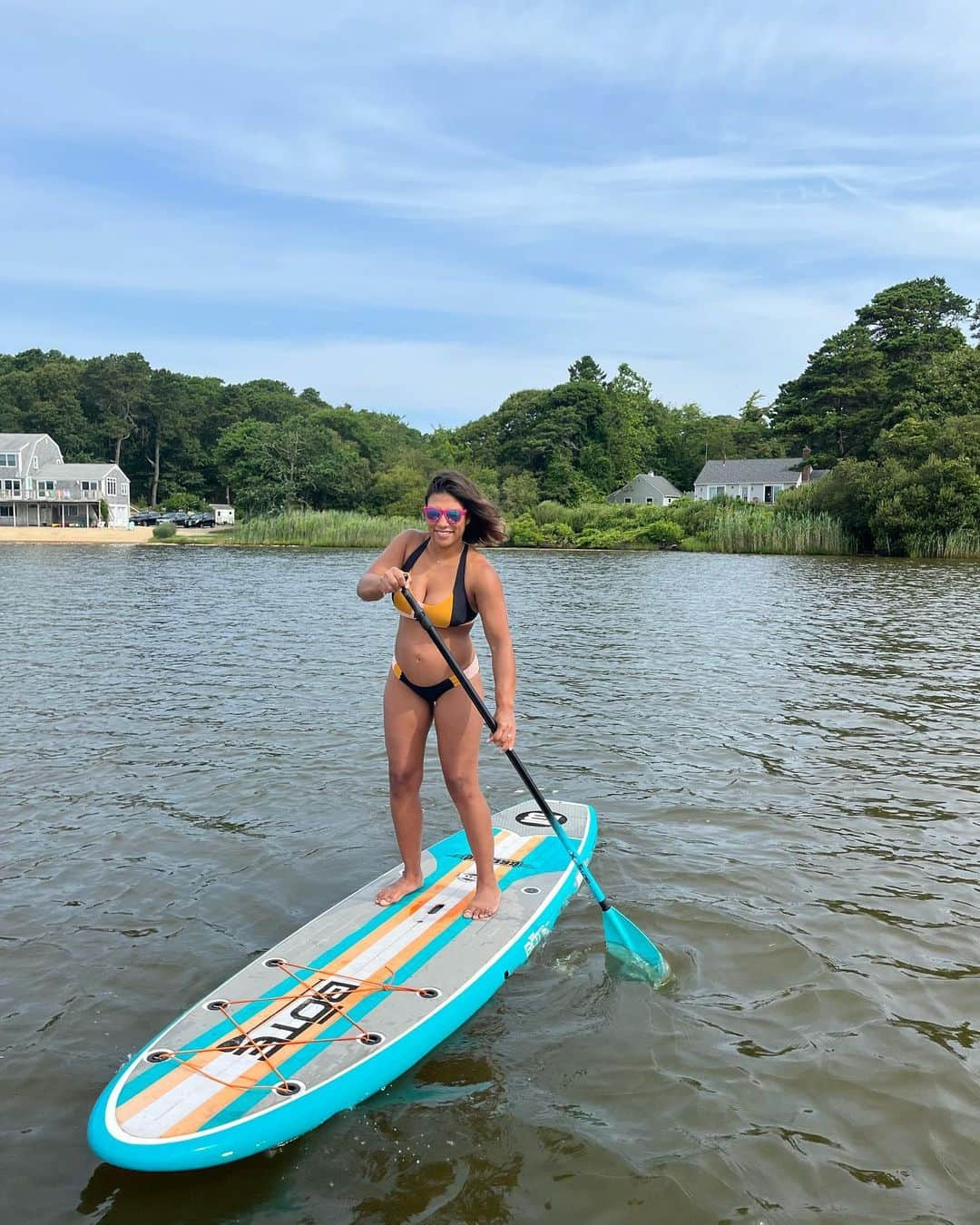 ミーガン・マーチンさんのインスタグラム写真 - (ミーガン・マーチンInstagram)「How it started how it’s going 🌊👙🤰🏽!!! So happy my favorite @prana bathing suit still fits halfway through my pregnancy 😍!!! #prAnaAdventurer」7月30日 0時38分 - meaganmartin89