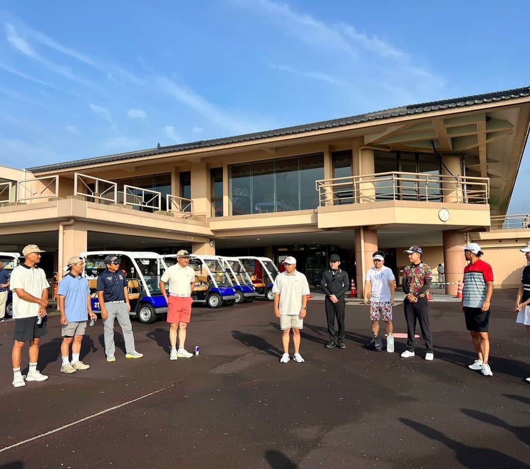 野中泰輔さんのインスタグラム写真 - (野中泰輔Instagram)「Thank you for coming TAISUKE CUP Vol.1 in Fukuoka⛳️🏌️‍♂️🏌️‍♀️  色んな方々の協力がありやっとスタートする事が出来ました！！ 参加してくれた方々、協賛してくれた企業の皆様、本当にありがとうございました🙏 TAISUKE CUP Vol.2も絶対に開催しますのでその時はまたよろしくお願いします。  #taisukecup #bboytaisuke @redbulljapan @sanrise.18 @sanrise_onlinestore @mid90sclub.tokyo @gshock_jp @oakleyjapan @pumajapan @pumagolf  @newera_golf @newerajapan @suggoigolfclub @brosh.jp @flex_dream @a_s.shampoo @mike.dontdoit.jp @titleist_japan @pgm.official @sunline_japan」7月30日 0時34分 - bboy_taisuke