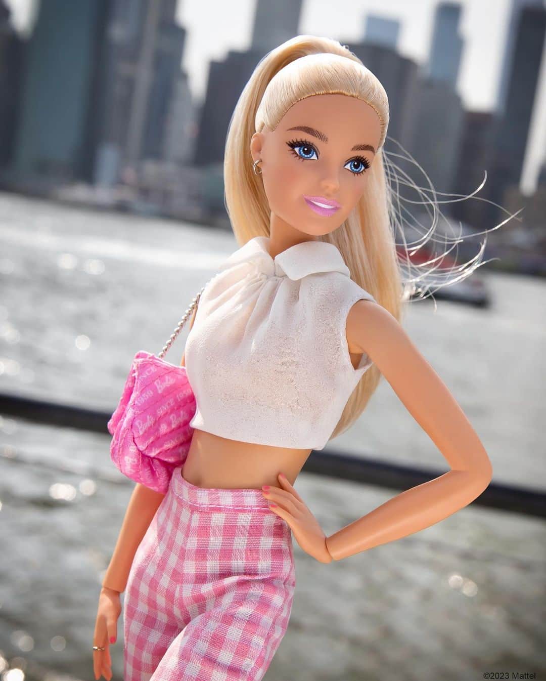バービーさんのインスタグラム写真 - (バービーInstagram)「✌🏻out New York, you always keep it real. 🏙️ #barbie #barbiestyle」7月30日 0時41分 - barbiestyle