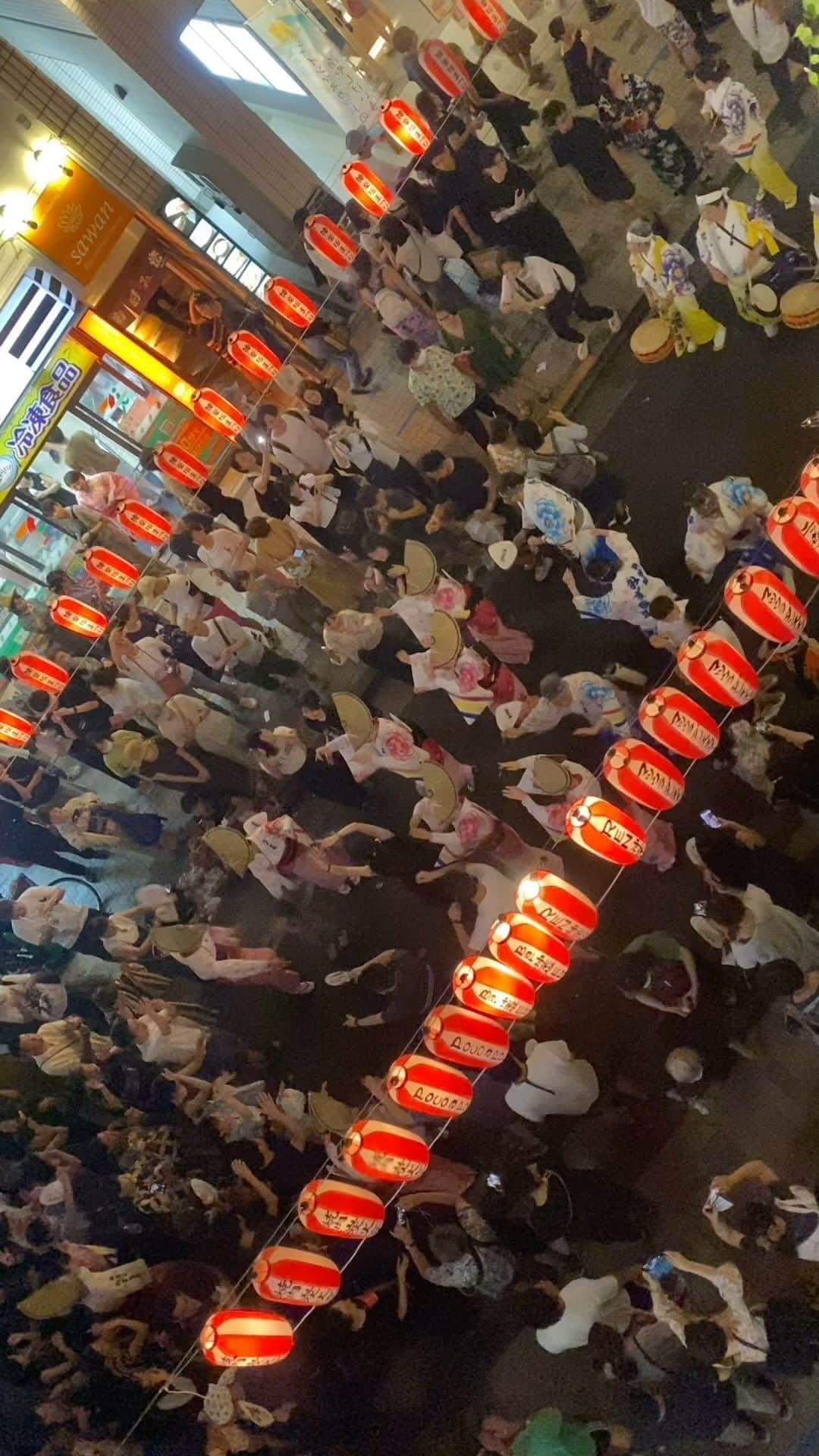 弘田佳孝のインスタグラム：「kagurazaka awa odori   #tokyo #kagurazaka」