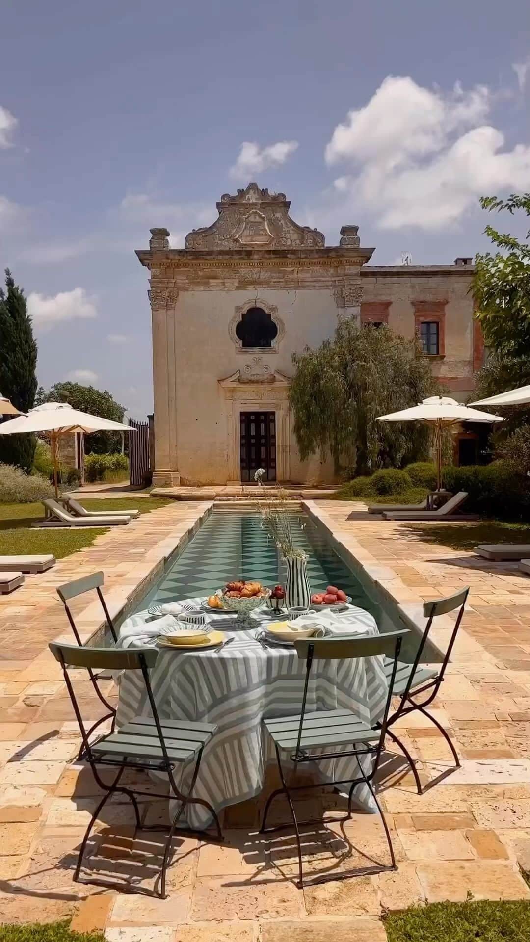 BEAUTIFUL HOTELSのインスタグラム：「@myapulianway has discovered a slice of aristocratic paradise at Casino Doxi Stracca! 🇮🇹  Imagine starting your day with this dreamy breakfast by the pool in Apulia, Italy. 🍃 Sensitively restored, it offers an intriguing and magical blend of pure old-world charm, myriad original features, artistic panache and discreet contemporary luxury. ✨  Double tap if you’d like to have breakfast here! ❤️  📽 @myapulianway 📍 Casino Doxi Stracca, Apulial, Italy 🎶 Rufi-O - Easily」