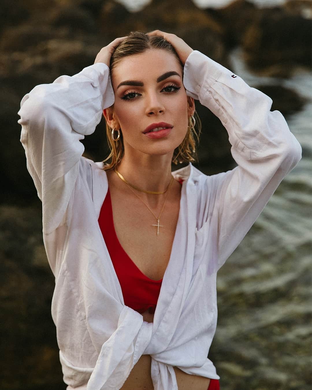 Tommy Hilfigerのインスタグラム：「Effortless summer vibes with @nina.rimaa.」