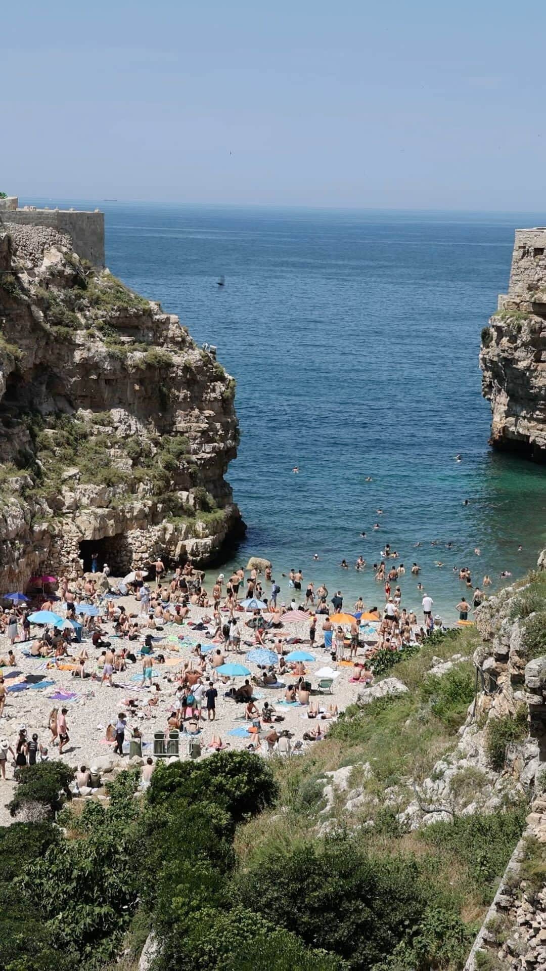 Samuel Lippkeのインスタグラム：「Polignano A Mare, Italy.  June 20, 2023 I love being able to relive this beautiful beach and scene. Also fun to see our hotel room patio towards the end of the video up on the cliff to the left. I haven't had much time to do any reels lately but loved this clip, enjoy.  #thelippkesdoitaly #polignanoamare #beachesofitaly」