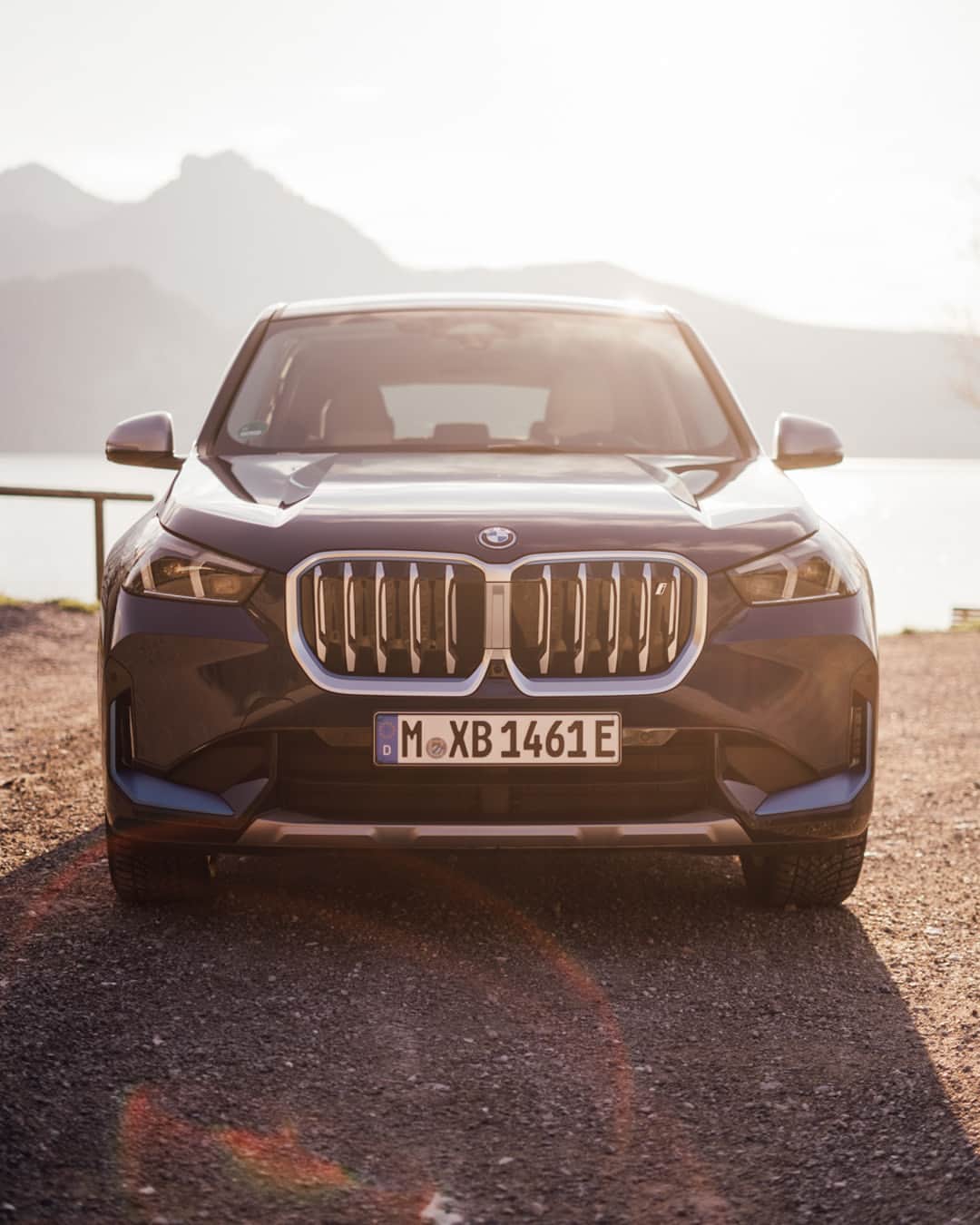 BMWのインスタグラム：「Weekend views like this 😍  The BMW iX1. #THEiX1 #BMW __ BMW iX1 xDrive30 : Combined power consumption: 19.1–16.8 kWh/100 km. Combined CO2 emissions: 0 g/km. Electric range: 394–440 kilometers. All data according to WLTP. Further info: www.bmw.com/disclaimer」