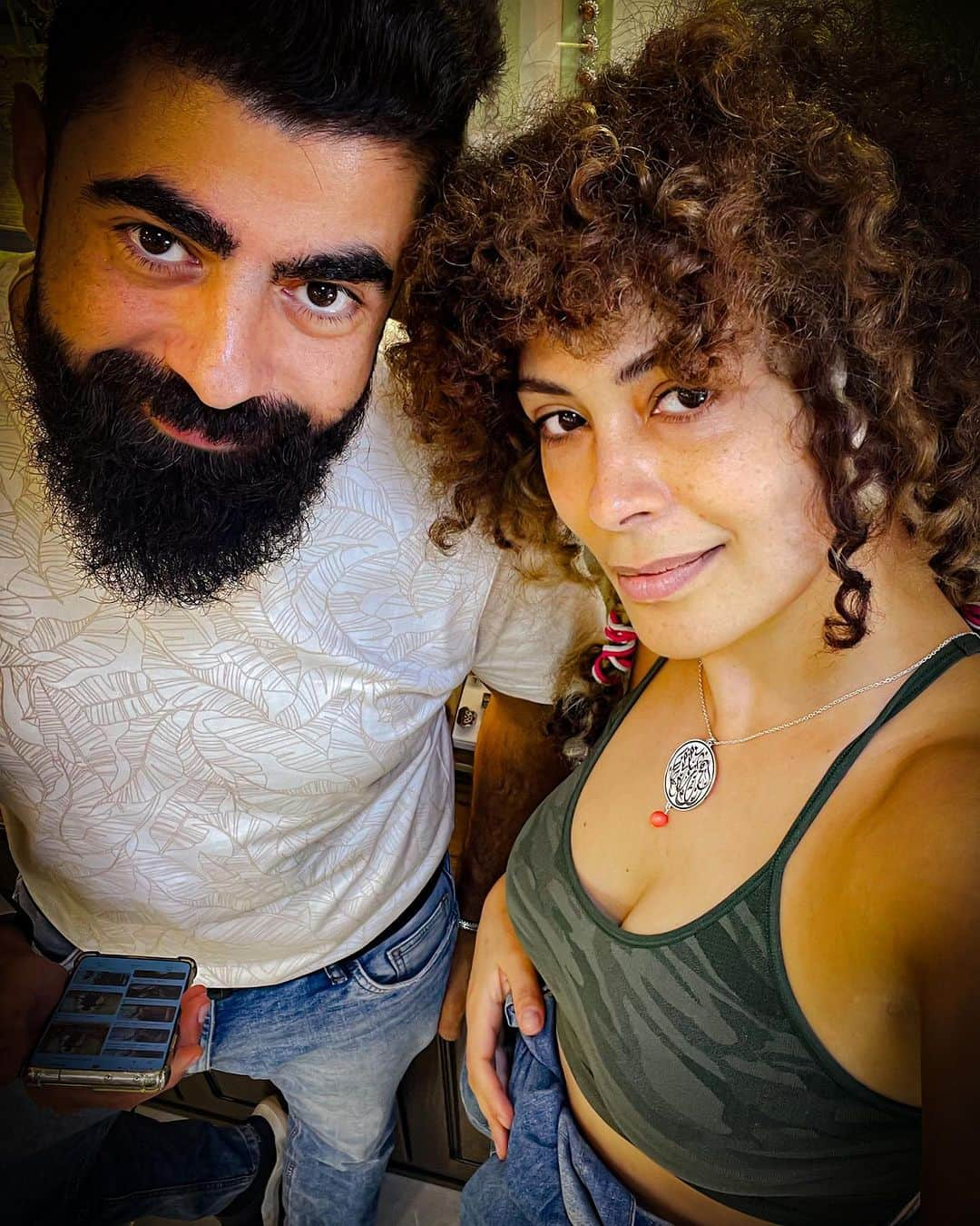 ヤスミン・アル＝マスリーさんのインスタグラム写真 - (ヤスミン・アル＝マスリーInstagram)「A day off from shooting in Ramallah, visited my friend @ramzijewelry whom u have to check out if you love silver, calligraphy, precious stones, jewelery .. #palestinian #excellence at #home」7月30日 1時29分 - jazmasri