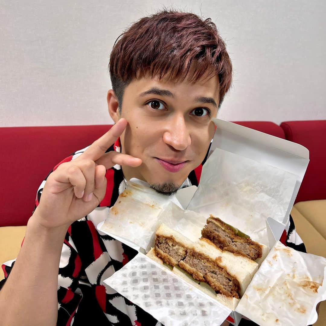 木村昴さんのインスタグラム写真 - (木村昴Instagram)「美味しすぎて謎のピースでた」7月30日 1時44分 - kimura_subaru