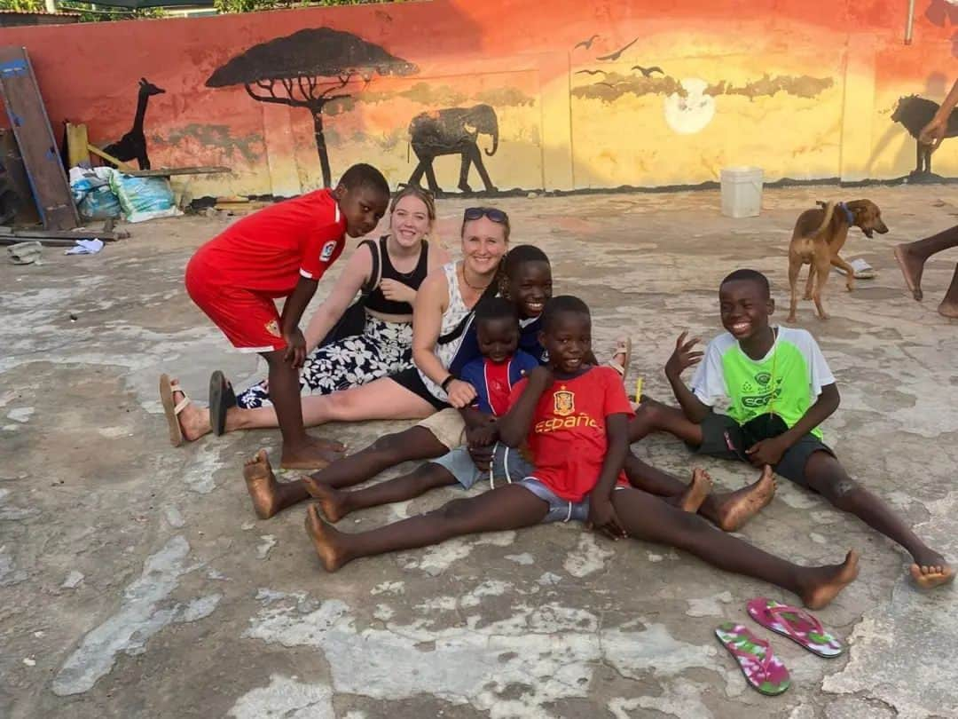 ハンナ・シューベルトさんのインスタグラム写真 - (ハンナ・シューベルトInstagram)「Thank you Ghana🙏🇬🇭🫶  I can't put into words how much these past 11 weeks in Africa mean to me🙈  Ghana gave and taught me so much more than I could have ever imagined... I learned so much about life and also about myself and I am just so incredibly thankful for the opportunity, the experience and especially thankful for all the people I've met who made my time there so special❤️   Already miss my daily Ghana life of teaching at school in the morning, spending time at the shelter in the afternoon and then going out dancing at night with my volunteer buddies🥺 was just too good...  Definitely not my last time in Ghana - I will be back as soon as possible😊🫶」7月30日 1時50分 - schuberthannah