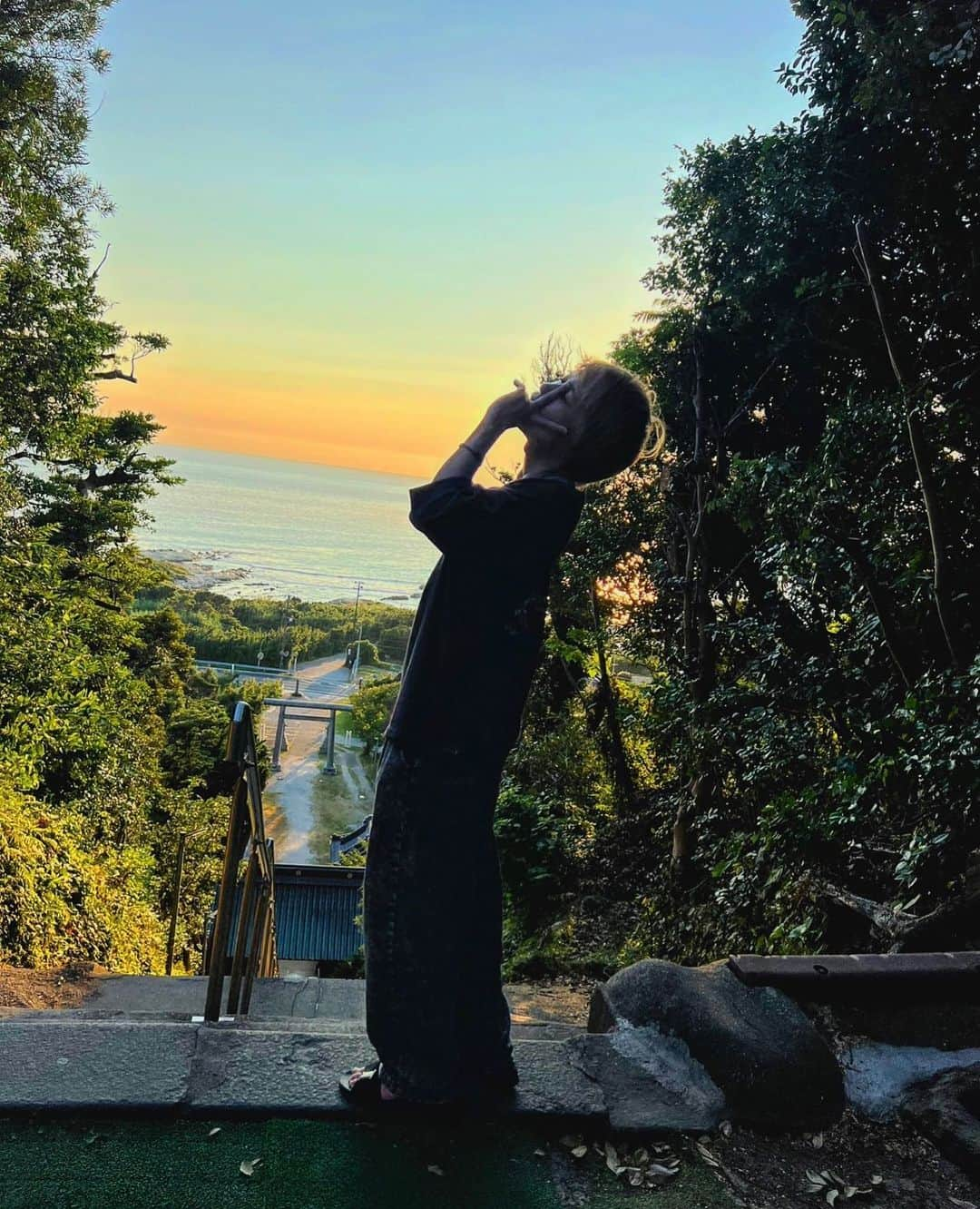 エビのインスタグラム：「なんとか神社⛩️」