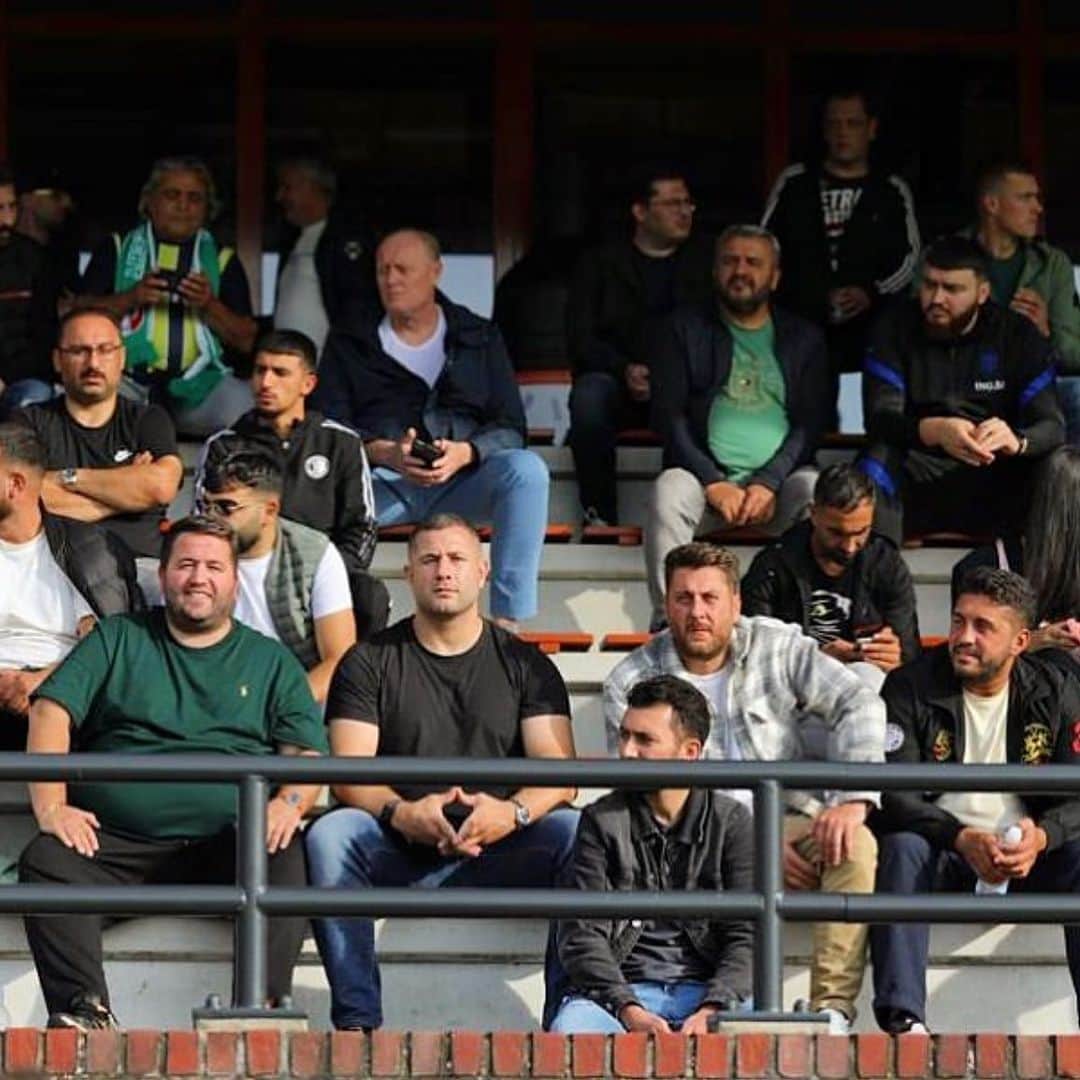 グーカン・サキのインスタグラム：「@alanyaspor hazirlik maçı kardeşimle @ssefaertug」