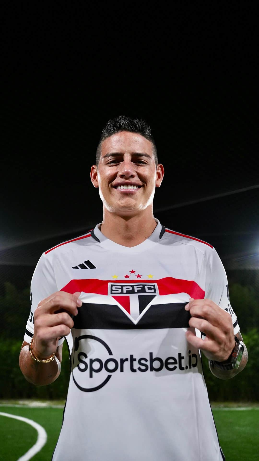 ハメス・ロドリゲスのインスタグラム：「🇨🇴 Futebol puro. Bem-vindo, @jamesrodriguez10!  #JamesTricolor  #SejaSócioTorcedor #VamosSãoPaulo 🇾🇪」