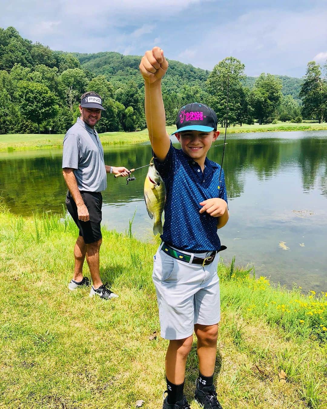 バッバ・ワトソンのインスタグラム：「Good to be back here doing our favorite things… some fishing today and golf this week! @the_greenbrier #LIVGreenbrier #LIVGolf #RangeGoatsGC」