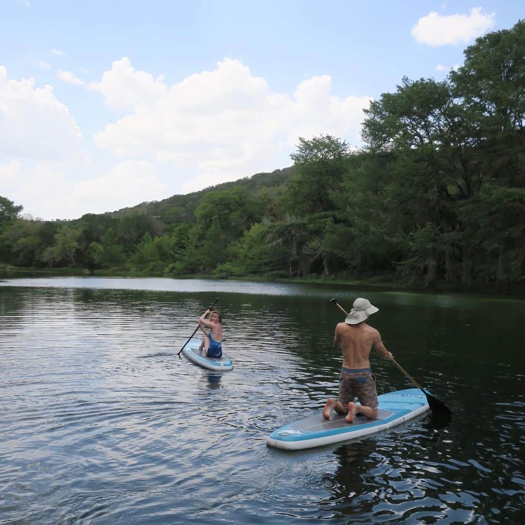 アマンダ・ミシェルカのインスタグラム：「Our happy place」