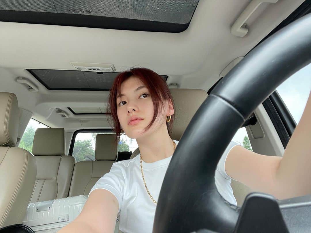 キム・ヨンジのインスタグラム：「눈이 파드드드 하시는 분 ? 저요 !」