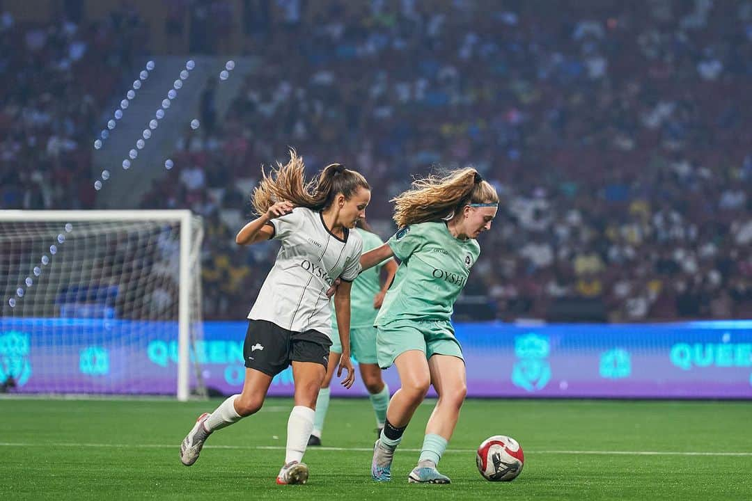 Oyshoさんのインスタグラム写真 - (OyshoInstagram)「La liga de las reinas 👸🏼 @queensleague  La gran final @piofcfemenil vs @troncasfc.oficial ⚽️ #queensleague #finalfour #queensleagueoysho」7月30日 7時25分 - oysho