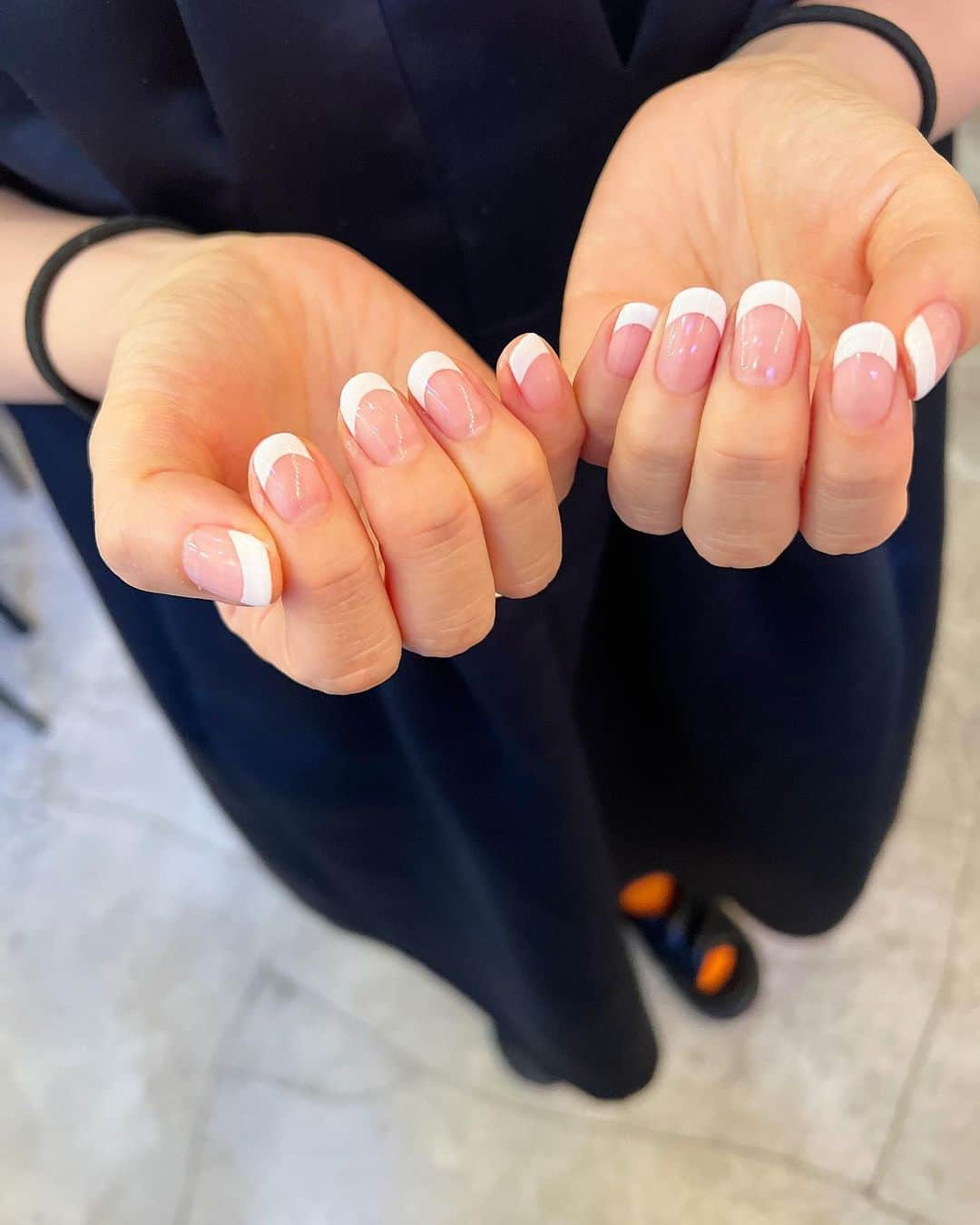 Kana Kobayashiさんのインスタグラム写真 - (Kana KobayashiInstagram)「@ayaruco 師匠、安定の白フレンチ* ありがとうございます🫶 #nail #フレンチネイル #ネイル #白フレンチ #シンプルネイル #ティントフレンチ #ティントネイル #東京ネイルサロン」7月30日 7時34分 - anela_kana