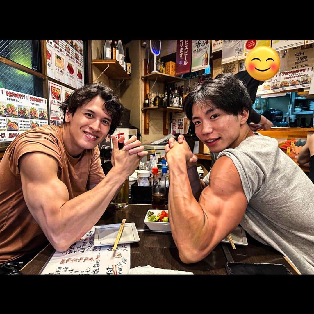 のインスタグラム：「腕盛れた！💪 粗壮的💪  改めてカジコジ塾ありがとうございました。 全部大盛り上がりで楽しかったです！💪😆 またお越しくださいませご主人様 ❤️💪❤️  そして今日はウルサマ！池袋サンシャインシティでお待ちしてます💪  #カジコジ　#筋肉　#肌肉男 #腕トレ  #筋肉男子　#abs」