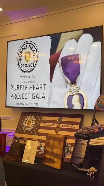 ビル・ゴールドバーグのインスタグラム：「4th Annual #purpleheart #ceremony @compadres_2020 🙏🏻🙏🏻🙏🏻 #thankyouforyourservice #army #navy #airforce #marines #coastguard 🙏🏻🙏🏻」