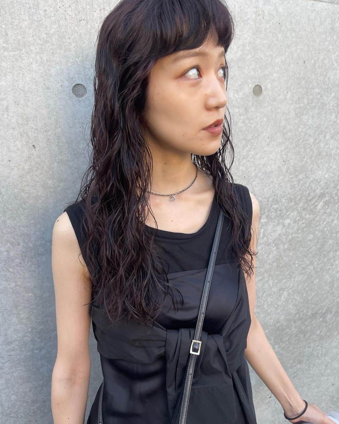 内原達也のインスタグラム：「. ロングパーマ✂︎  #ロングパーマ #パーマ #パーマスタイル #パーマ女子 #パーマヘア #外国人風ヘアー #ロングヘア」