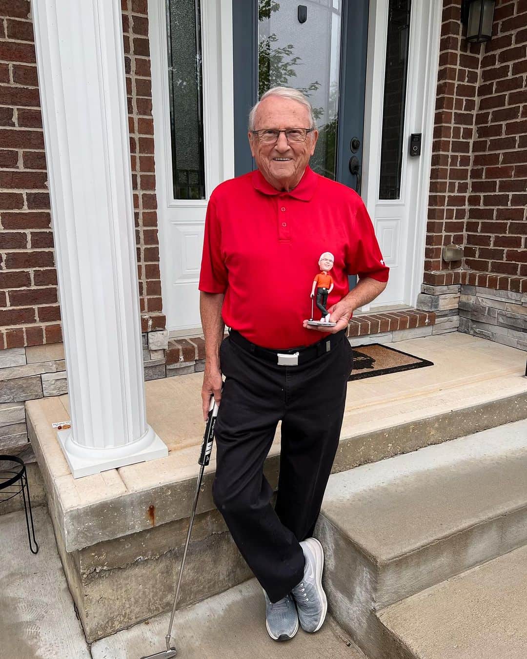 ロブ・ディアデックのインスタグラム：「I decided to get @gene1940 a bobble head of himself cause I knew it would blow his mind and make him laugh. Of course he loved it. I asked him to send me a photo of himself with the bobble head and he took it to another level by matching his outfit and stance to the bobble head. Simply amazing.」