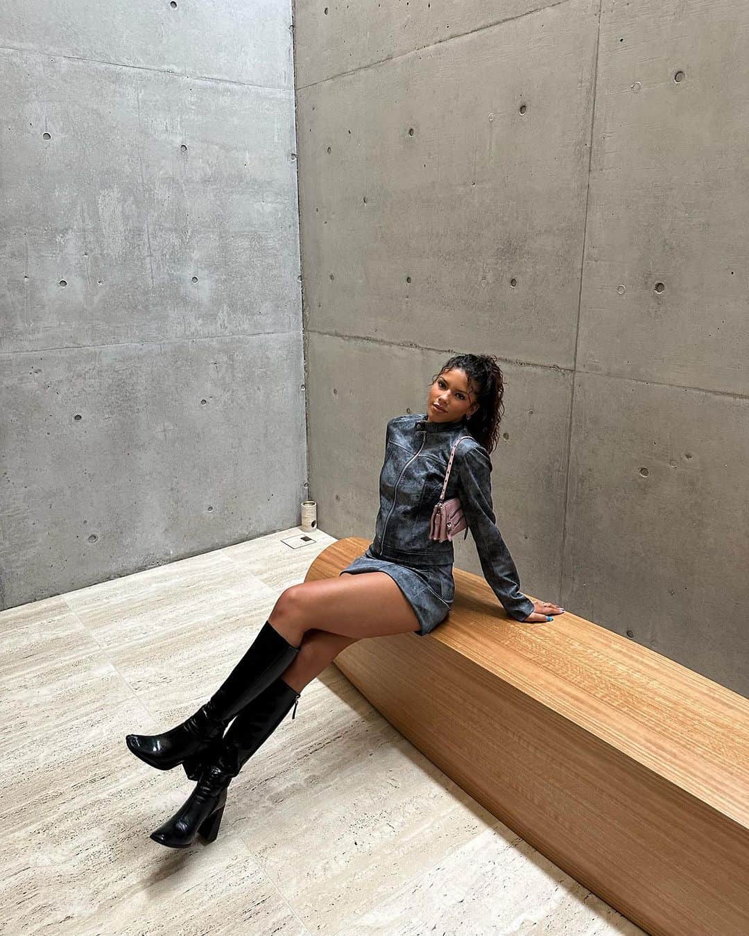 tiger Mistのインスタグラム：「A moment for the Aeon Jacket + Skirt. ♡ As seen on TM muse, @jasminettavares」