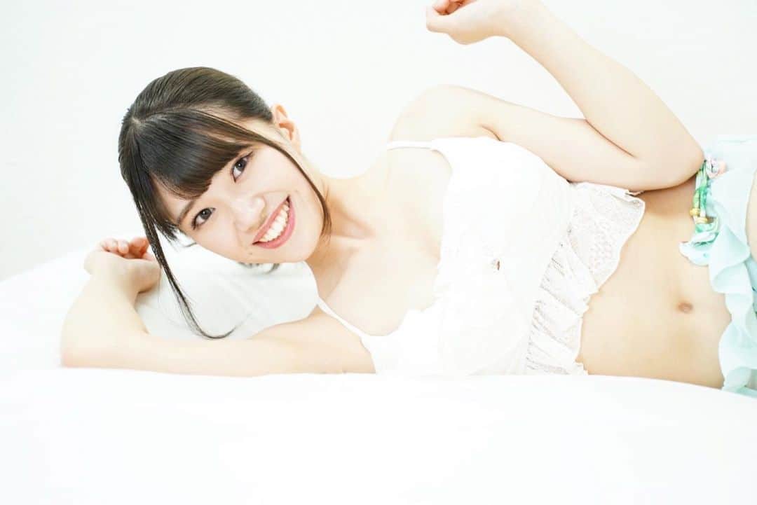 平岡明純のインスタグラム：「ごろ〜ん💕🛏️」
