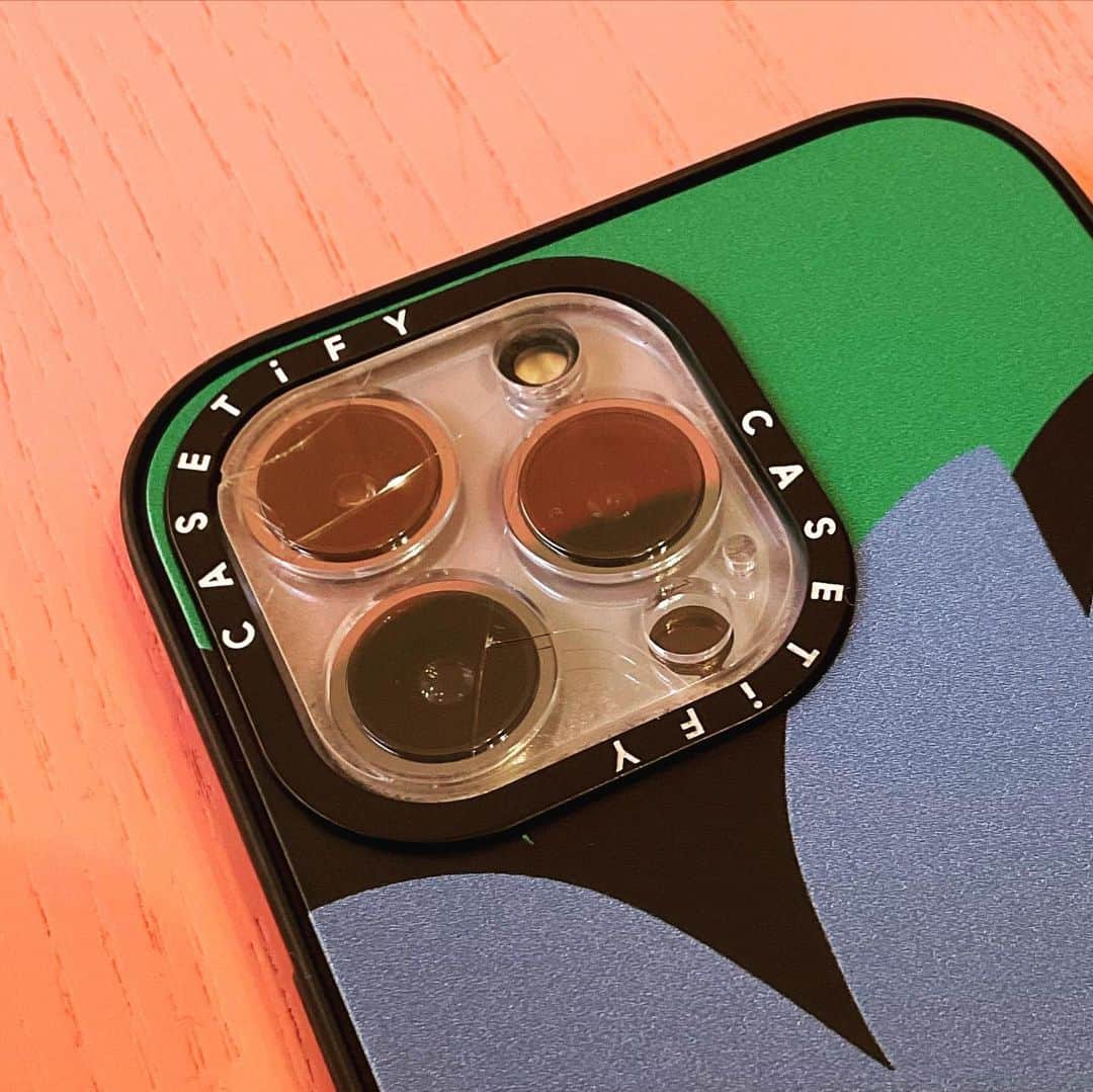 上杉洋史のインスタグラム：「Unveiling the battle scars on my iPhone lens protector - a testament to its many encounters with the floor that have been compromising my photo quality. These cracks are negatively affecting the quality of my photos. A fresh protector from CASETiFy.com arrived today, prepared to elevate future snapshots! #lensprotector #casetify #cracks #battlescars」