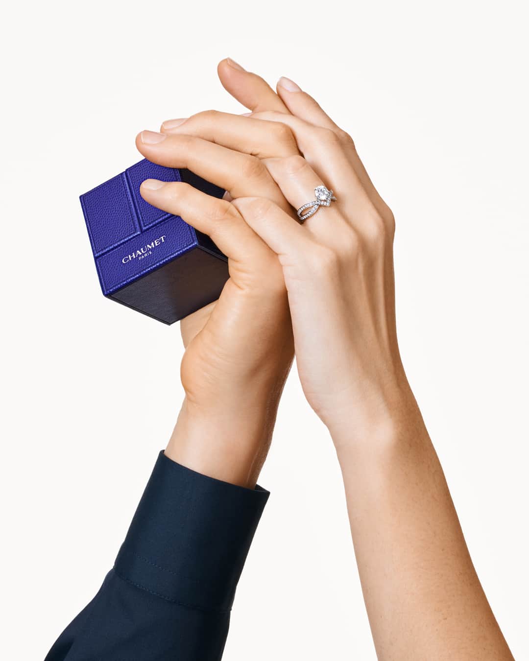 Chaumetさんのインスタグラム写真 - (ChaumetInstagram)「Distinctly yours. Choose Chaumet for a gift like no other.⁣ #Chaumet #CelebrateWithChaumet」7月30日 16時00分 - chaumetofficial