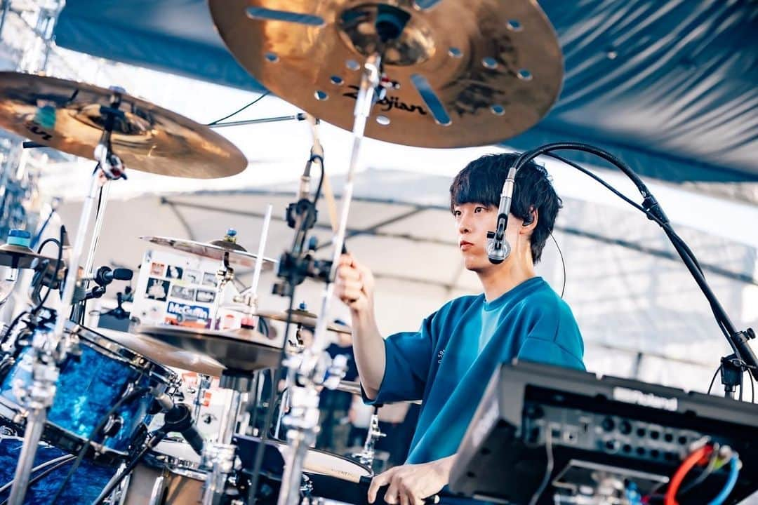 KOUHEIさんのインスタグラム写真 - (KOUHEIInstagram)「2023.07.29 男鹿市船川港内特設ステージ 『OGA NAMAHAGE ROCK FESTIVAL vol.12』 オガフェスあざましたー！！ 打ち上げも壮絶だったな🙄笑 この疲れも久しぶりなのでまた力つけて帰ってきますね！ 暑い中最後まで楽しんでたみんなにリスペクト！！ 今日も行かれる方は身体に気をつけて全力で楽しんでね！  📸　@fujiitaku   #りゅうちゃん #今年は #ステージから #落ちなかったなぁ…」7月30日 11時07分 - kouhei04ls