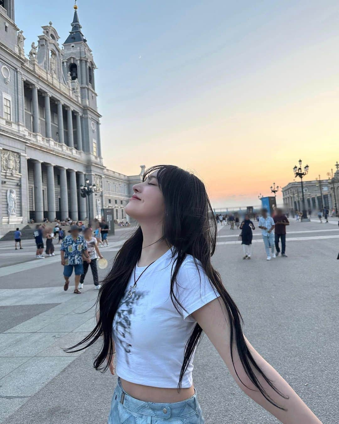 IVEさんのインスタグラム写真 - (IVEInstagram)「🇪🇸❤️💛❤️🇪🇸  #IVE #아이브 #アイヴ  #LIZ #리즈 #リズ」7月30日 11時06分 - ivestarship