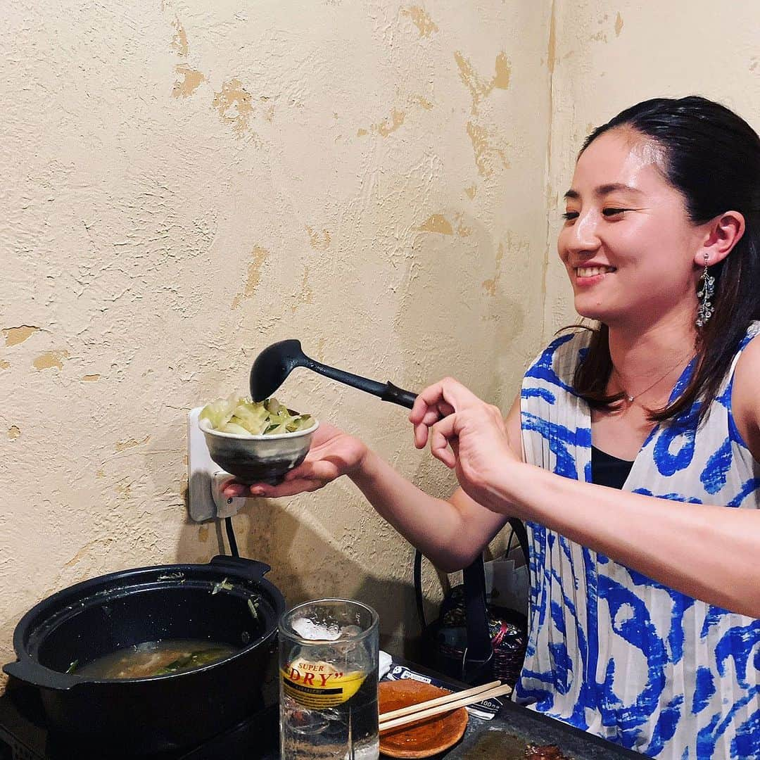 槙あやなさんのインスタグラム写真 - (槙あやなInstagram)「美味しいもの備忘録。 (なんだかシリーズ化し始めている。)  縁あって誕生日に伺うことができた 住所非公開&完全会員制の焼肉屋 「超絶焼肉　元三」。  焼肉って特に牛タンとハラミが 美味しいと、 ものすごくテンションが 上がるのですが😆 ここでは、もう終始テンションが 上がりっぱなし！！  肉・肉・肉まみれの超絶体験を 楽しみました！  焼肉以外に、もつ鍋もいただけて 最後の最後まで美味しくいただきましたよ☺️  おかげさまで 最高のお誕生日ディナーになりました。  そんな「超絶焼肉　元三」さん、 追加会員募集の〆切が なんと今日(7月30日)の18時までだそうです！  気になる方はぜひ @chozetsuyakiniku_gensan の アカウントからチェックしてみてください😊  あー！私もまたあの超絶焼肉体験を したーい！！！  #食べることは生きること #美味しいもの #備忘録 #焼肉 #牛タン #ハラミ #最高 #超絶焼肉元三」7月30日 11時09分 - ayana_maki