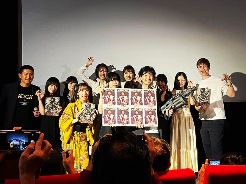 辻やすこのインスタグラム：「映画「Mad Cats」 また９月お会いしましょ〜🫶  @madcatsmovie  @madcats」