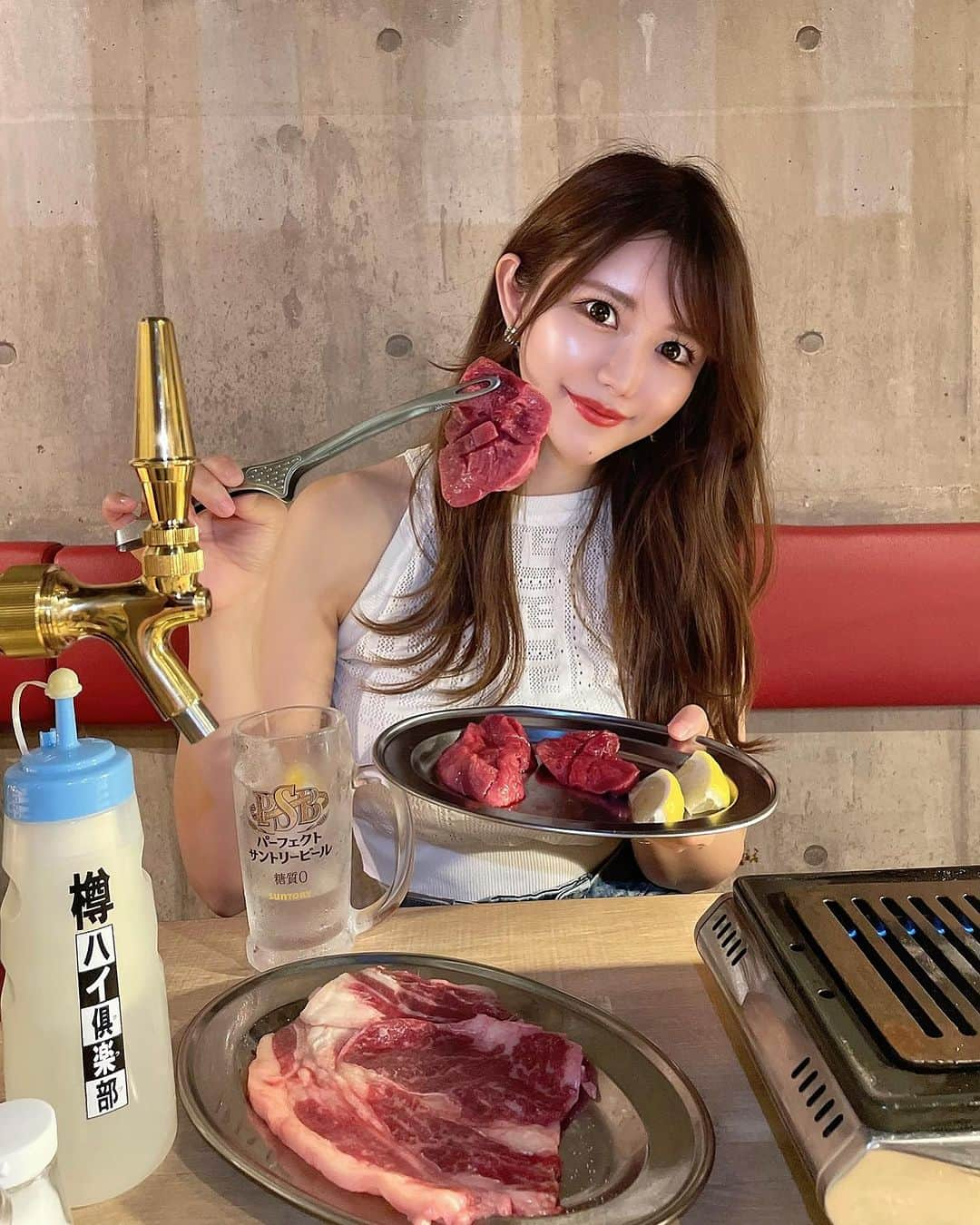 ayaさんのインスタグラム写真 - (ayaInstagram)「＼焼肉女子会🥩／ ⁡ 夏はやっぱりお肉×レモンチューハイ🍋 ⁡ ゆいぴと三国の焼肉食べ放題行ってきたよ〜♡ ⁡ @tokuchan29_tabehoudai @tokuchan29 ⁡ 🐮とくちゃんコース（2980円）+ 🍺ドリンク全種類飲み放題コース（1380円） ⁡ 120分制（20分前ラストオーダー）やねんけど 安すぎる〜！！😂✨ ⁡ 牛タンの厚さも食べ応え充分でびっくり🫢💕  若い学生さんからファミリーまで地元の方から 愛されてる焼肉屋さんでした☺️❤️ ⁡ 〆のチーズビビンバも美味しかったなぁ🧀🙈 ⁡ ⁡ 焼肉ホルモン食べ放題とくちゃん三国店 🕒営業時間 17:00-23:30（LO.22:30） 📍大阪府大阪市淀川区三国本町2丁目17-12 📞06-6399-1020 ⁡ #とくちゃん#大阪焼肉#焼肉食べ放題#食べ放題 #厚切り牛タン#牛タン食べ放題#三国焼肉#大阪グルメ#大阪#大阪ディナー #大阪デート #関西グルメ#三国グルメ」7月30日 11時45分 - aya.v_v.ka