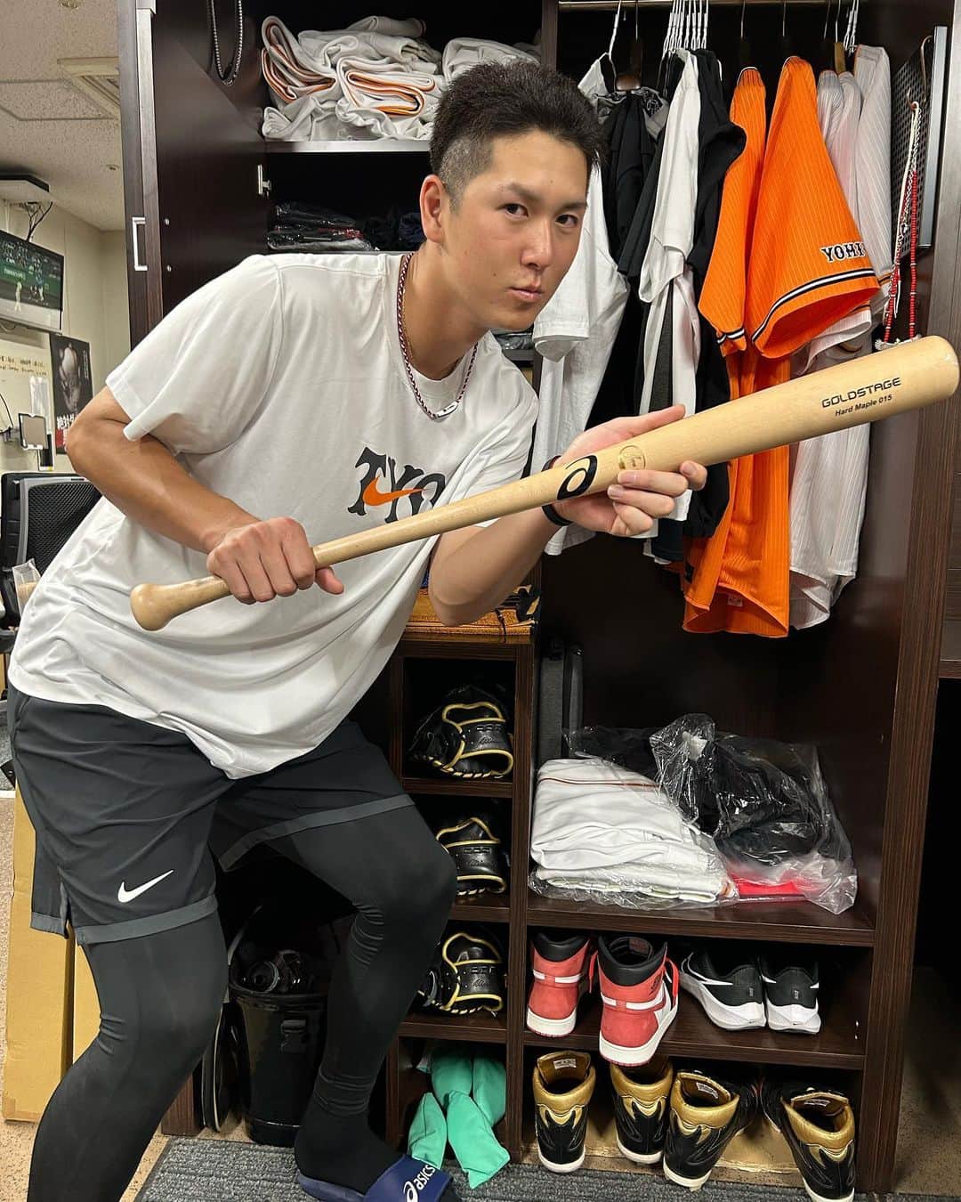 中田翔のインスタグラム：「今日も頑張れ！！ #秋広#中田翔#読売巨人軍」