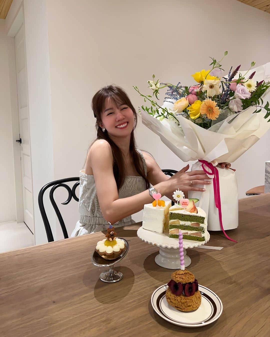 Lilian莉安のインスタグラム：「- 生日快樂 大家快樂 🩵🎂🩷」