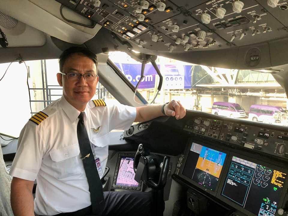 タイ航空さんのインスタグラム写真 - (タイ航空Instagram)「One fine day, we take flight! As your captain, I'm thrilled to lead you on this adventure through the skies. Fasten your seatbelts and let's make this journey extraordinary! 🌤️✈️   👨‍✈️Cr. Captain Mahesak Wongpa  #OneFineDay #HappyFlying #ThaiAirways #smoothassilk #captain #tg #pilot #aircraft」7月30日 12時14分 - thaiairways